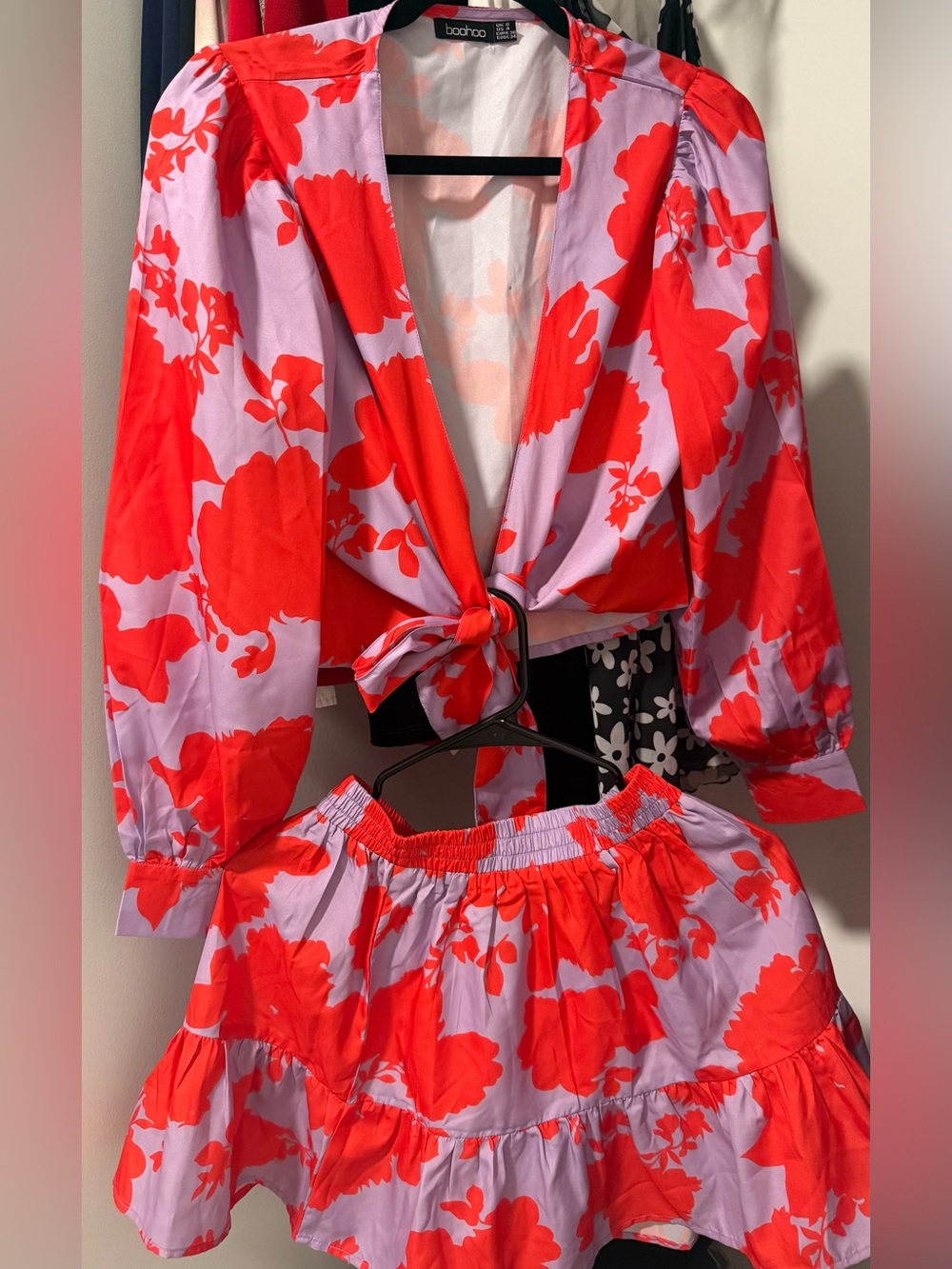 Boohoo Pink & Red Floral Top & Mini Skirt Set | Size US 4 (Small)